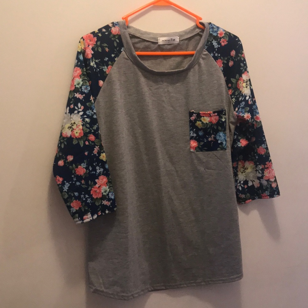 Floral Sleeve Top with Pocket